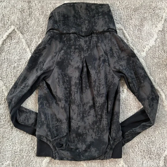 Lululemon To Class Jacket - Size 4 - Picture 5 of 9